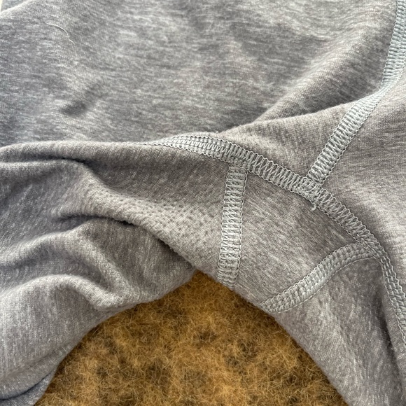 Size 4 grey lululemon cropped leggings. - Picture 3 of 5